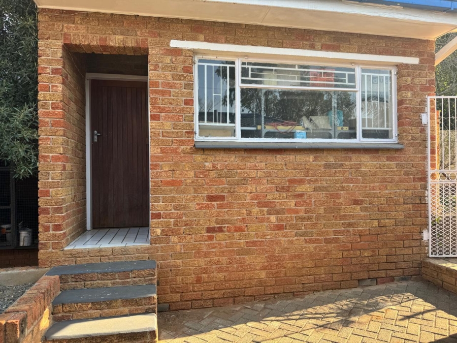 6 Bedroom Property for Sale in Heuwelsig Free State